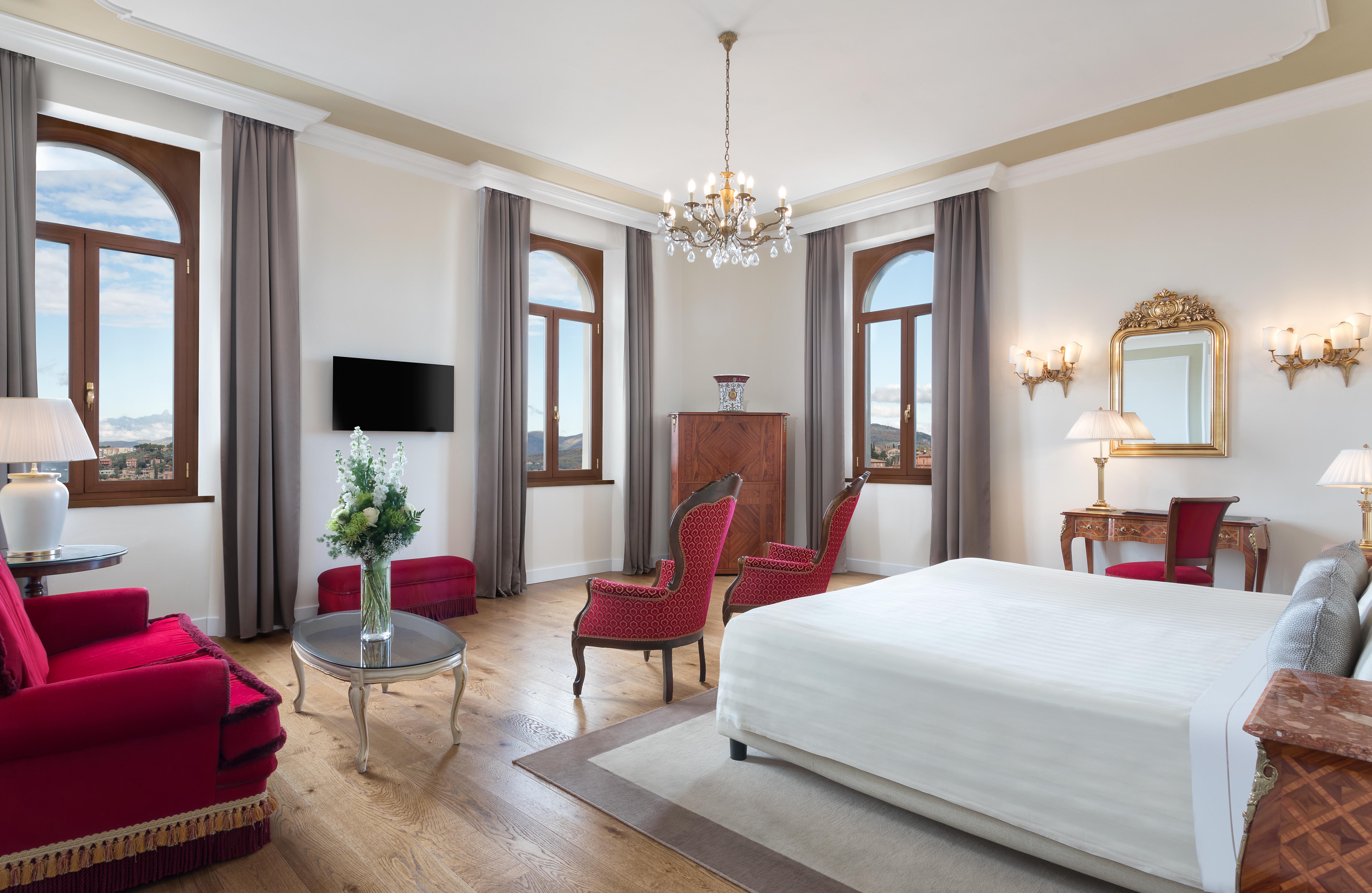Sina Brufani Hotel Perugia Bagian luar foto A room at the hotel