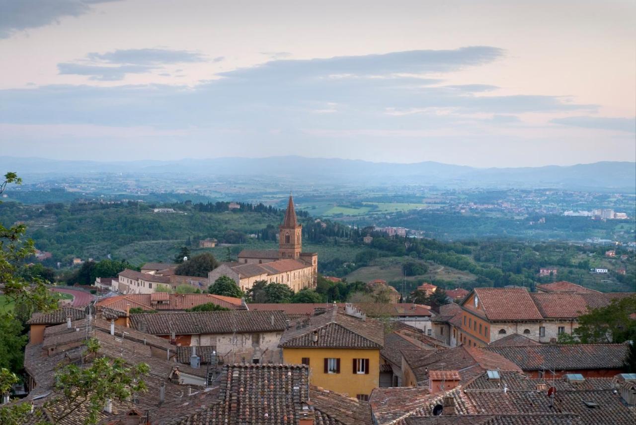 Sina Brufani Hotel Perugia Bagian luar foto View of the town
