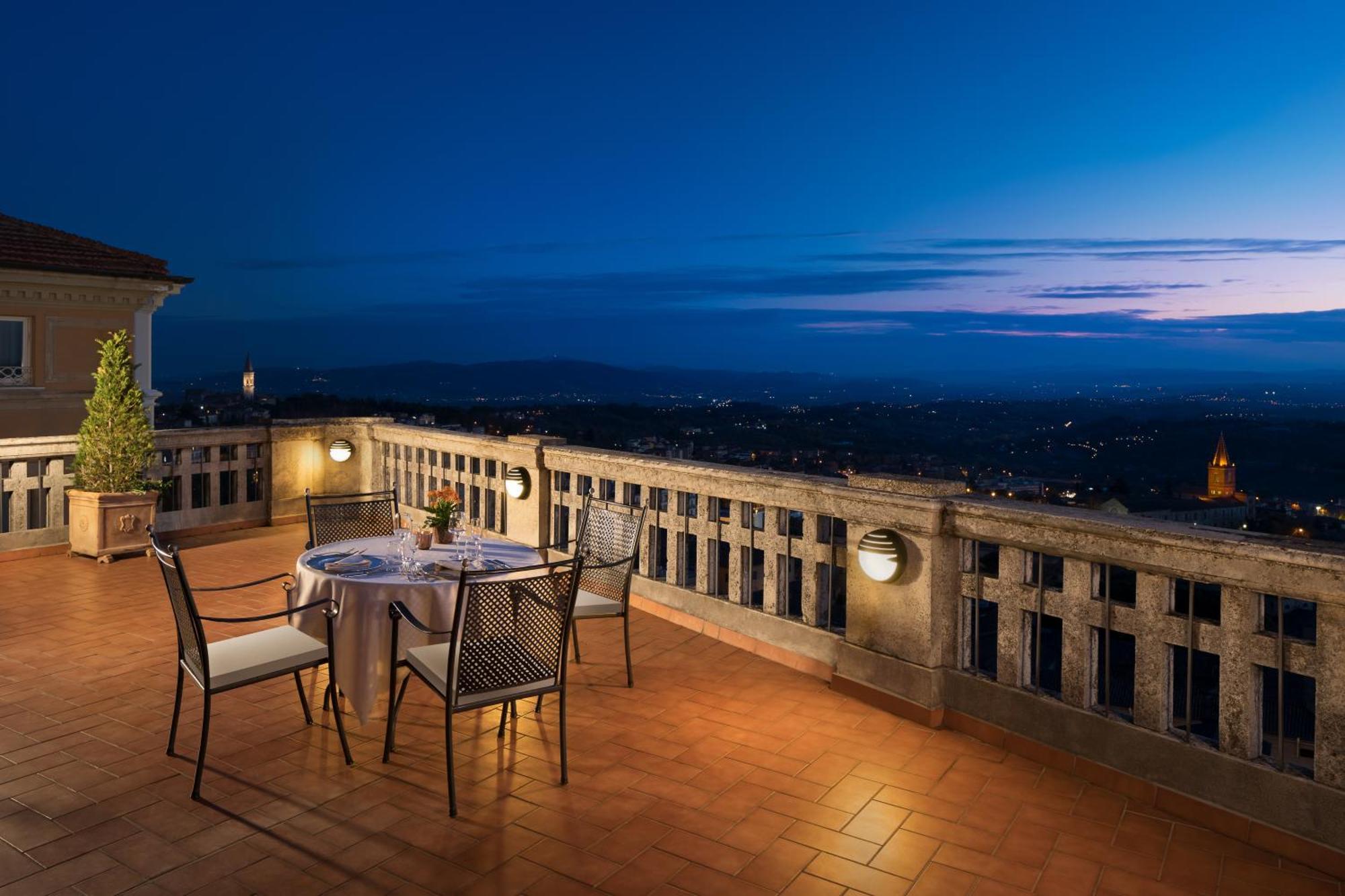 Sina Brufani Hotel Perugia Bagian luar foto The Terrace at the Westin Palace, Madrid