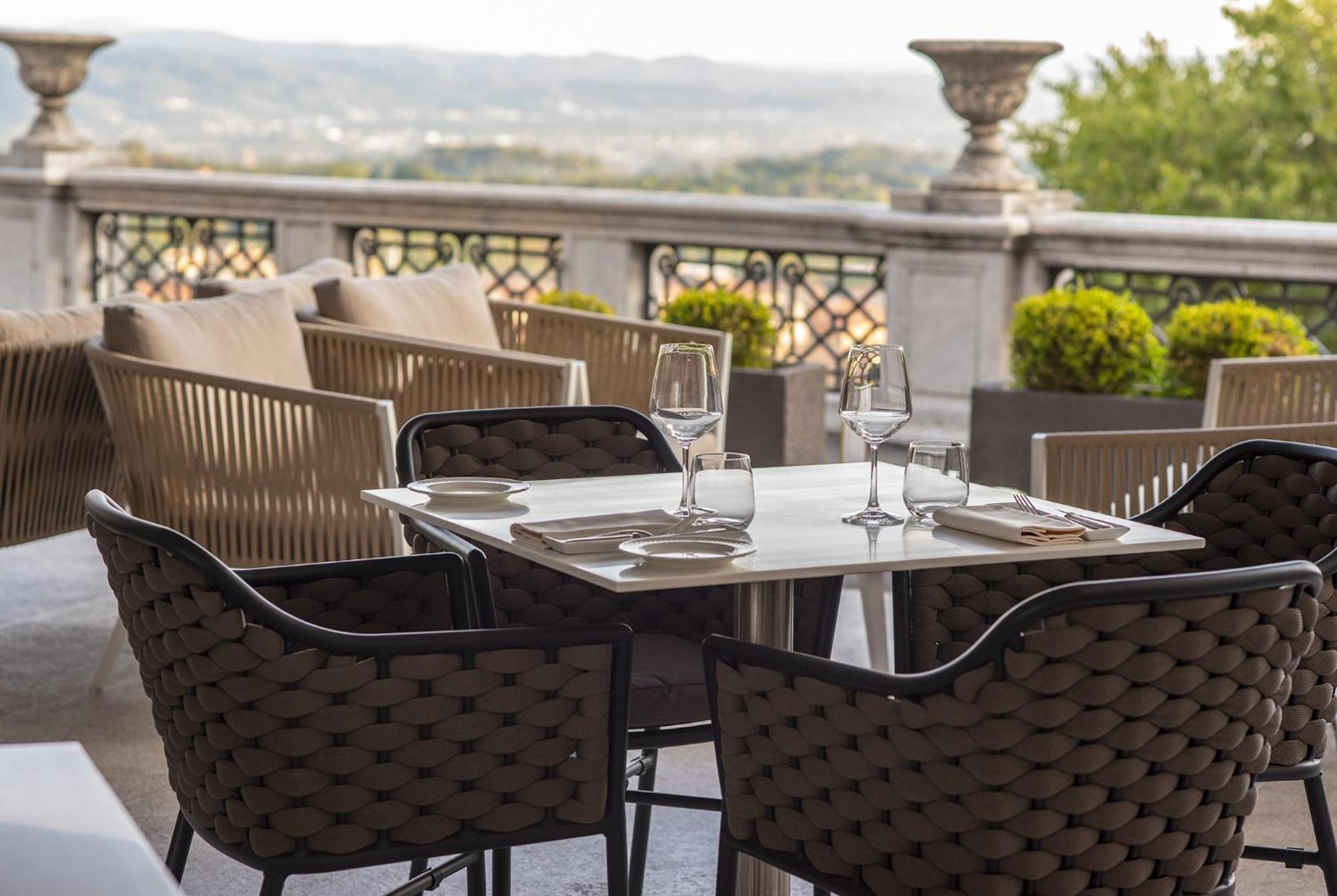 Sina Brufani Hotel Perugia Bagian luar foto The Terrace