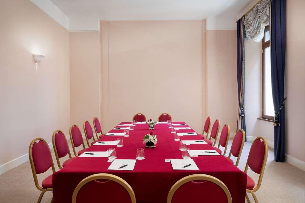 Sina Brufani Hotel Perugia Fasilitas foto The meeting room