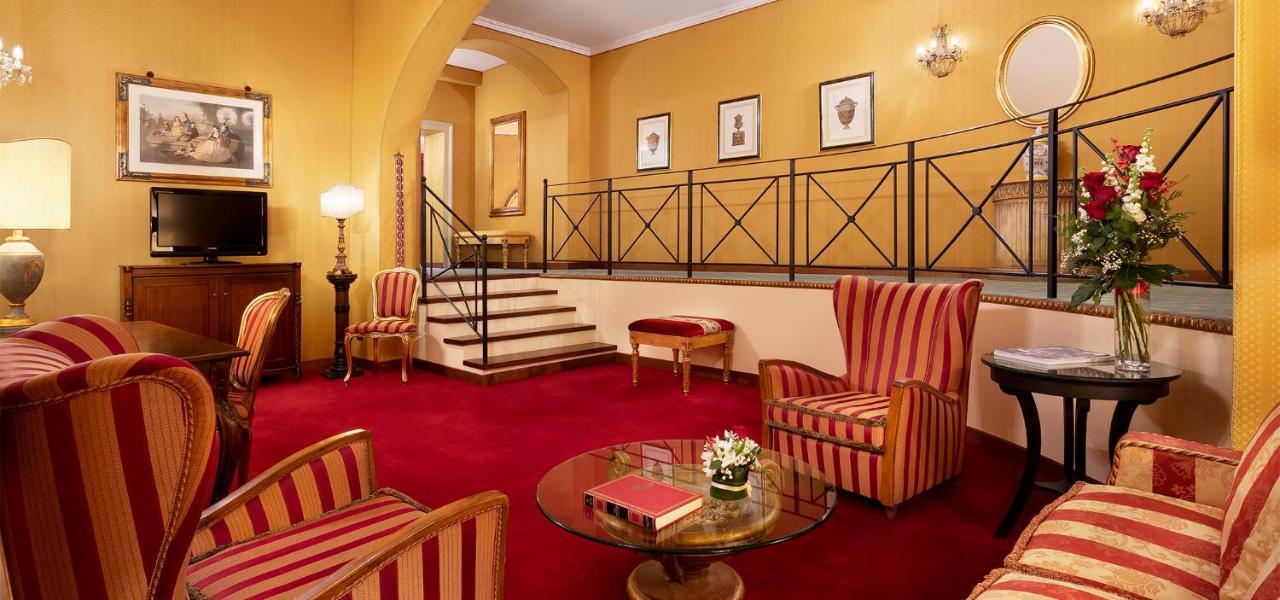 Sina Brufani Hotel Perugia Bagian luar foto A suite at the hotel
